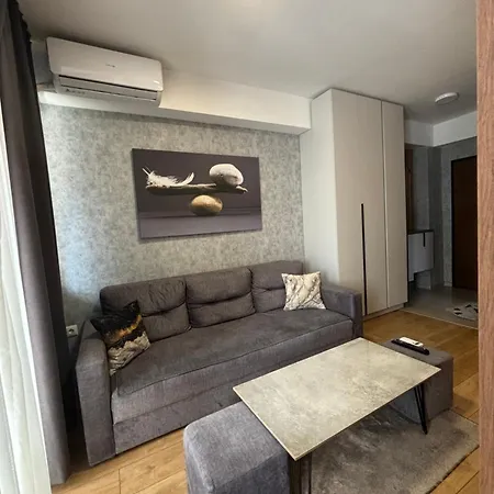 Luxury 2 *